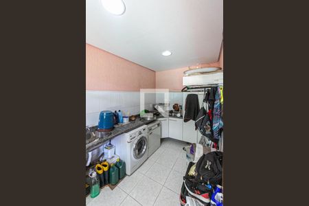 Casa à venda com 336m², 4 quartos e 2 vagas Casa à venda com 336m², 4 quartos e 2 vagasÁrea de Serviço