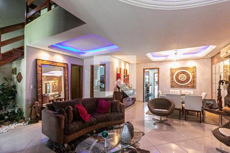 Sala de casa à venda com 4 quartos, 336m² em Camaquã, Porto Alegre