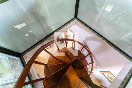 Casa à venda com 336m², 4 quartos e 2 vagas Casa à venda com 336m², 4 quartos e 2 vagasSótão