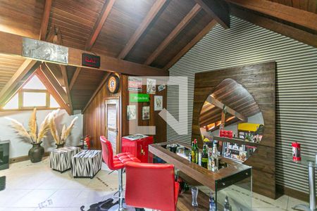 Casa à venda com 336m², 4 quartos e 2 vagas Casa à venda com 336m², 4 quartos e 2 vagasSótão