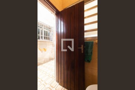 Casa à venda com 70m², 2 quartos e 1 vaga Casa à venda com 70m², 2 quartos e 1 vagaBanheiro de serviço