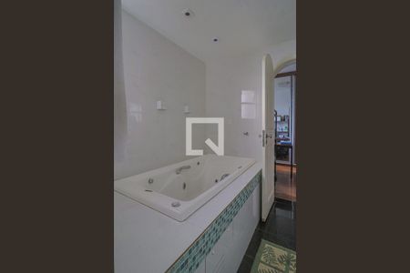 Apartamento à venda com 144m², 4 quartos e 2 vagasBanheiro Quarto Suíte