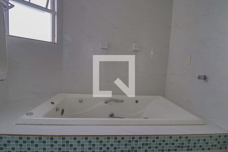 Apartamento à venda com 144m², 4 quartos e 2 vagasBanheiro Quarto Suíte