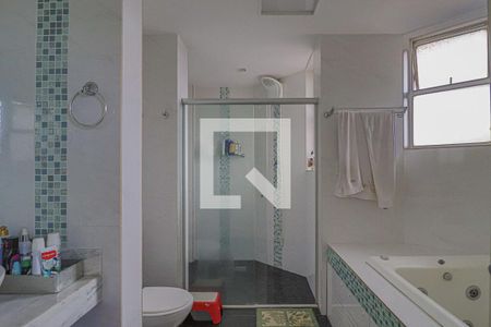 Apartamento à venda com 144m², 4 quartos e 2 vagasBanheiro Quarto Suíte