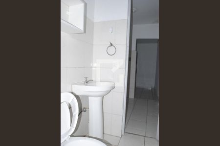 Banheiro de kitnet/studio para alugar com 1 quarto, 53m² em Vila Santa Clara, São Paulo