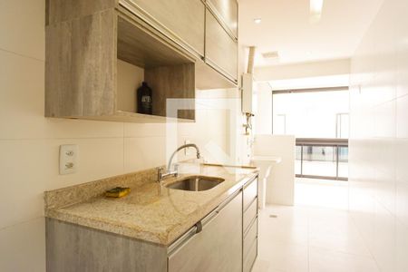 Apartamento para alugar com 180m², 3 quartos e 2 vagas Apartamento para alugar com 180m², 3 quartos e 2 vagasCozinha e Área de Serviço
