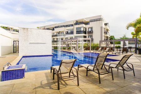 Apartamento para alugar com 180m², 3 quartos e 2 vagas Apartamento para alugar com 180m², 3 quartos e 2 vagasÁrea comum - Piscina