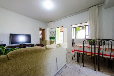 Sala de casa à venda com 3 quartos, 190m² em Engenho Nogueira, Belo Horizonte