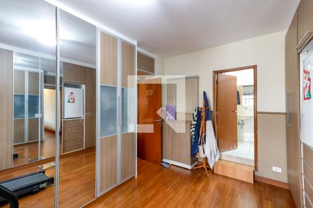 Casa à venda com 380m², 3 quartos e 3 vagasSuíte 2