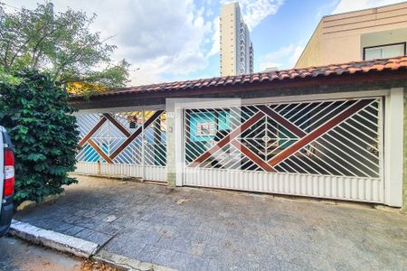 Casa à venda com 250m², 5 quartos e 3 vagasFachada