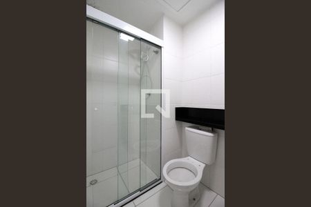 Banheiro de kitnet/studio para alugar com 1 quarto, 21m² em Bela Vista, São Paulo