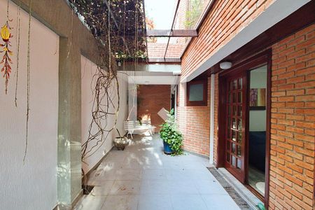 Casa de condomínio à venda com 700m², 4 quartos e 4 vagas Casa de condomínio à venda com 700m², 4 quartos e 4 vagasÁrea Externa -Salão de Festas