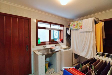 Casa de condomínio à venda com 700m², 4 quartos e 4 vagas Casa de condomínio à venda com 700m², 4 quartos e 4 vagasÁrea de Serviço