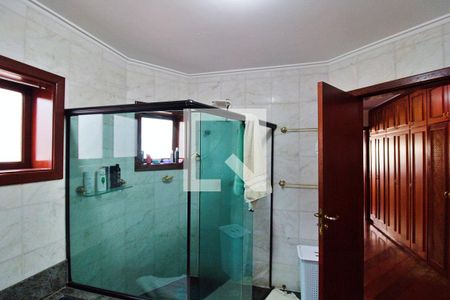 Casa de condomínio à venda com 700m², 4 quartos e 4 vagas Casa de condomínio à venda com 700m², 4 quartos e 4 vagasBanheiro da Suíte 1