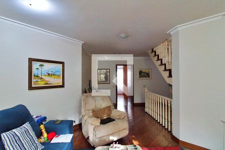 Casa de condomínio à venda com 700m², 4 quartos e 4 vagas Casa de condomínio à venda com 700m², 4 quartos e 4 vagasSala de TV