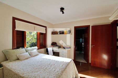 Casa de condomínio à venda com 700m², 4 quartos e 4 vagas Casa de condomínio à venda com 700m², 4 quartos e 4 vagasSuíte 4