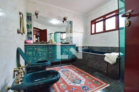 Casa de condomínio à venda com 700m², 4 quartos e 4 vagas Casa de condomínio à venda com 700m², 4 quartos e 4 vagasBanheiro da Suíte 1