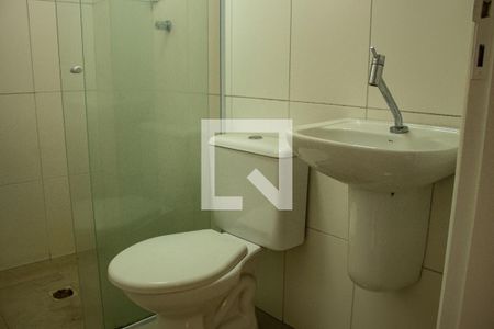 Banheiro de casa para alugar com 1 quarto, 26m² em Vila Guarani (z Sul), São Paulo