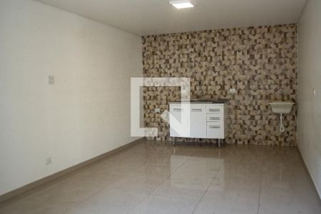 Quarto/Cozinha de casa para alugar com 1 quarto, 26m² em Vila Guarani (z Sul), São Paulo