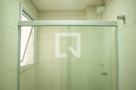 Banheiro de casa para alugar com 1 quarto, 26m² em Vila Guarani (z Sul), São Paulo