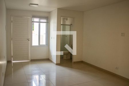 Quarto/Cozinha de casa para alugar com 1 quarto, 26m² em Vila Guarani (z Sul), São Paulo