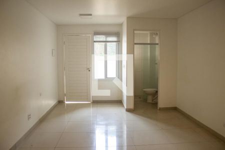 Quarto/Cozinha de casa para alugar com 1 quarto, 26m² em Vila Guarani (z Sul), São Paulo