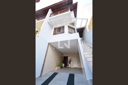 Casa à venda com 252m², 2 quartos e 3 vagas Casa à venda com 252m², 2 quartos e 3 vagasGaragem