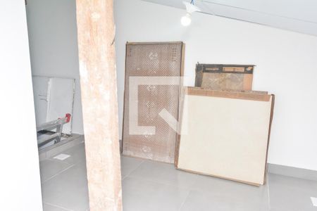 Casa à venda com 252m², 2 quartos e 3 vagas Casa à venda com 252m², 2 quartos e 3 vagasSotão