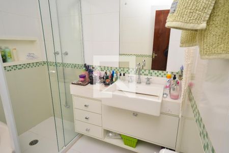 Casa à venda com 252m², 2 quartos e 3 vagas Casa à venda com 252m², 2 quartos e 3 vagasBanheiro da Suíte