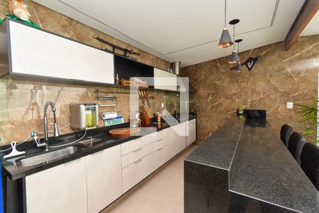Casa à venda com 252m², 2 quartos e 3 vagas Casa à venda com 252m², 2 quartos e 3 vagasÁrea comum