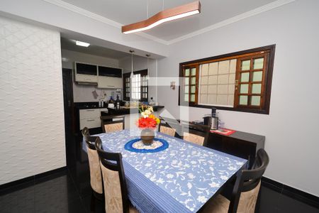 Casa à venda com 252m², 2 quartos e 3 vagas Casa à venda com 252m², 2 quartos e 3 vagasCozinha