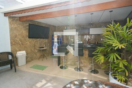 Casa à venda com 252m², 2 quartos e 3 vagas Casa à venda com 252m², 2 quartos e 3 vagasÁrea comum