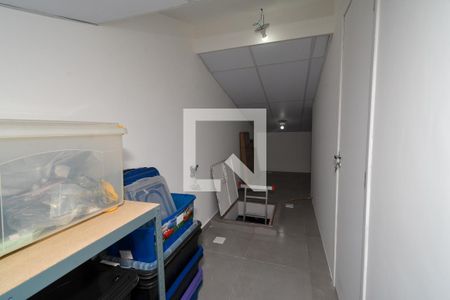 Casa à venda com 252m², 2 quartos e 3 vagas Casa à venda com 252m², 2 quartos e 3 vagasSotão