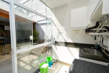 Casa à venda com 252m², 2 quartos e 3 vagas Casa à venda com 252m², 2 quartos e 3 vagasÁrea de Serviço