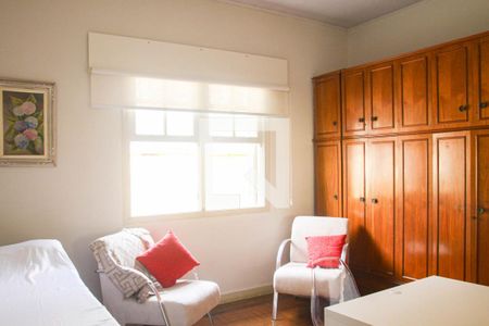 Casa à venda com 330m², 2 quartos e 7 vagas Casa à venda com 330m², 2 quartos e 7 vagasQuarto 3