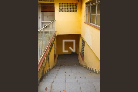 Casa à venda com 330m², 2 quartos e 7 vagas Casa à venda com 330m², 2 quartos e 7 vagasGaragem e área externa