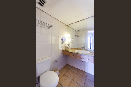 Apartamento para alugar com 65m², 2 quartos e 1 vagaBanheiro suíte 1