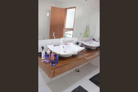 Casa à venda com 400m², 4 quartos e 5 vagasBanheiro da Suíte