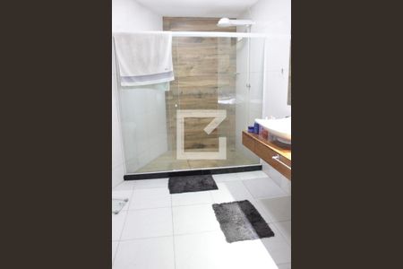 Casa à venda com 400m², 4 quartos e 5 vagasBanheiro da Suíte