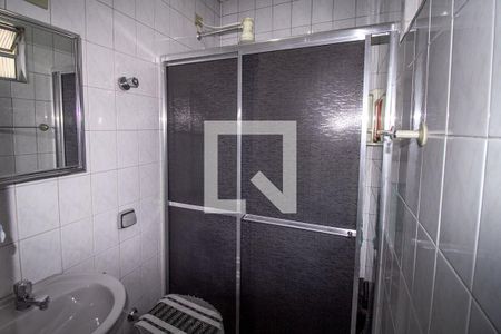 Banheiro da Suíte 1 de casa para alugar com 2 quartos, 92m² em Vila Ivone, São Paulo
