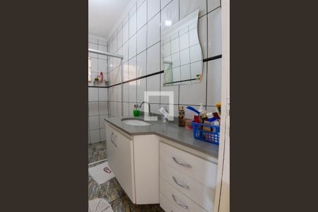 Banheiro de casa à venda com 3 quartos, 120m² em Vila Cleonice, São Paulo