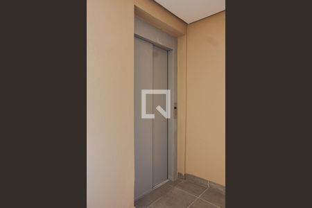 Apartamento à venda com 54m², 2 quartos e 1 vaga Apartamento à venda com 54m², 2 quartos e 1 vagaÁrea comum - Elevador