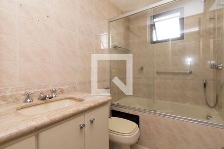 Apartamento à venda com 96m², 3 quartos e 2 vagas Apartamento à venda com 96m², 3 quartos e 2 vagasBanheiro da Suíte