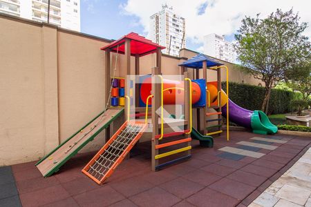 Apartamento à venda com 96m², 3 quartos e 2 vagas Apartamento à venda com 96m², 3 quartos e 2 vagasÁrea Comum - Playground