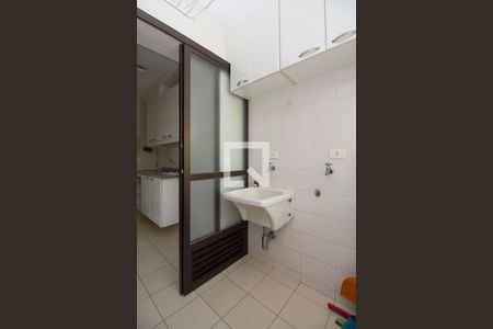 Apartamento à venda com 96m², 3 quartos e 2 vagas Apartamento à venda com 96m², 3 quartos e 2 vagasÁrea de Serviço