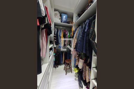 Casa à venda com 312m², 6 quartos e 3 vagasCloset