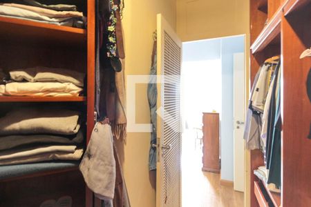 Apartamento à venda com 185m², 3 quartos e 3 vagasCloset da suíte 1