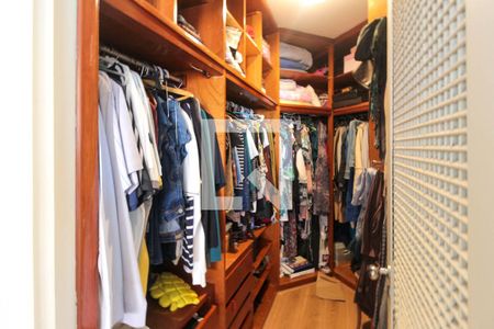 Apartamento à venda com 185m², 3 quartos e 3 vagasCloset da suíte 1