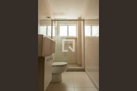 Apartamento à venda com 95m², 2 quartos e 1 vaga Apartamento à venda com 95m², 2 quartos e 1 vagaBanheiro da Suíte