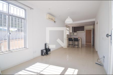 Sala / Cozinha de casa à venda com 2 quartos, 114m² em Santa Rosa, Niterói